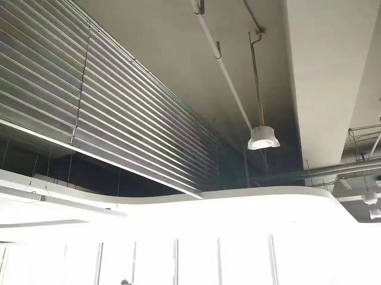 擋煙垂壁有幾種材質(zhì)？各自的特點(diǎn)是什么？(圖8)